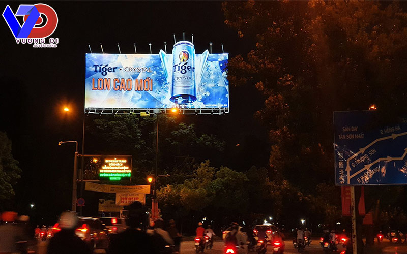 nhung-yeu-to-tac-dong-gia-cho-thue-bang-quang-cao-ngoai-troi