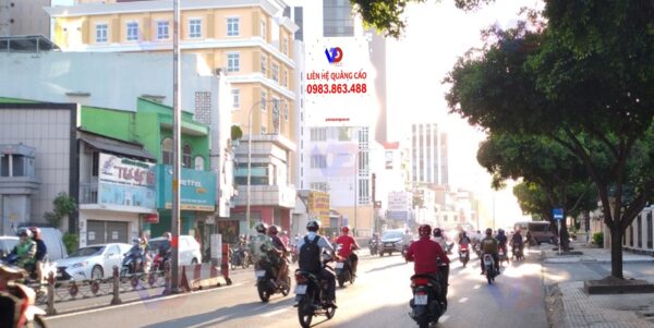 Bảng quảng cáo đối diện Khách sạn Tân Sơn Nhất, Hoàng Văn Thụ, Phú Nhuận, TPHCM