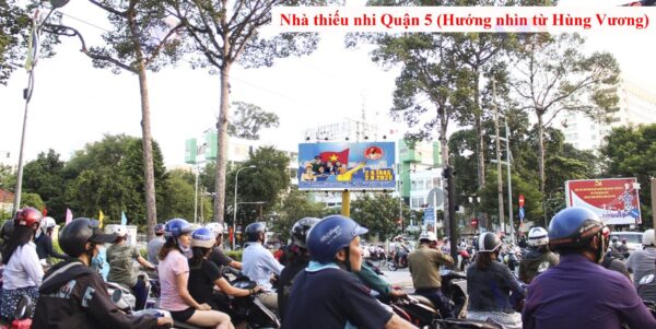 Bảng quảng cáo trên đường Hồng Bàng - Ngô Quyền (nhìn từ Hùng Vương)
