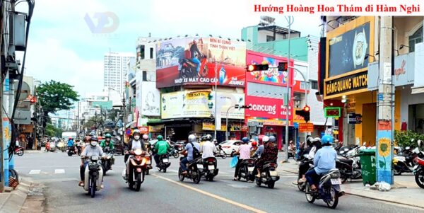 Bảng quảng cáo tại Ngã 4 Hoàng Hoa Thám - Lê Duẫn, Đà Nẵng