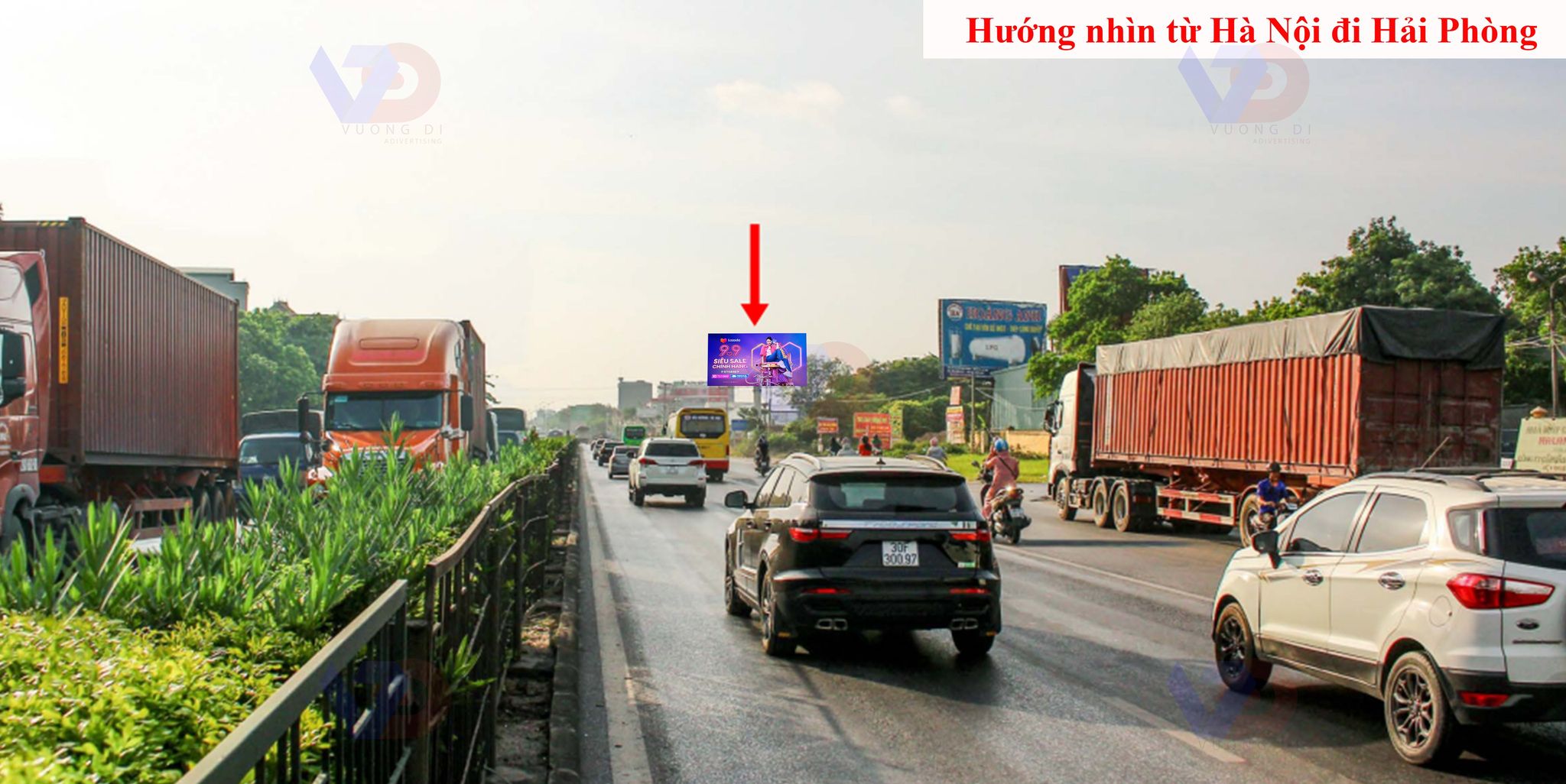Bảng quảng cáo gần cầu vượt Phố Nối, Thị xã Mỹ Hào, Hưng Yên