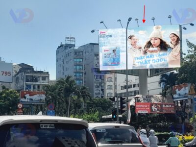 Bảng quảng cáo tại Ngã 4 Nguyễn Thị Nghĩa - Lê Lai, Quận 1, TPHCM