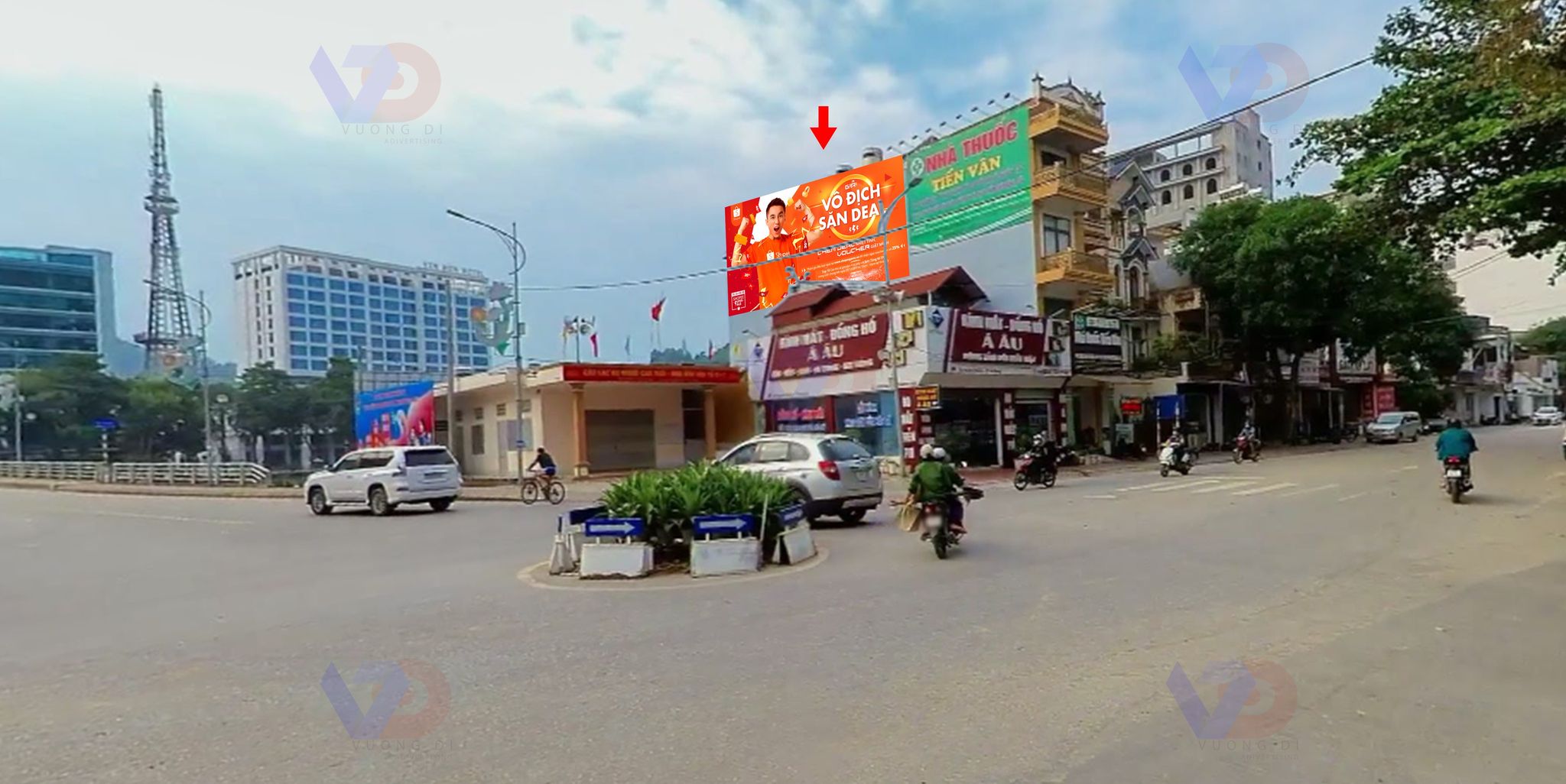 Bảng quảng cáo tại Ngã 5 Nguyễn Thái Học, TP Hà Giang, Hà Giang