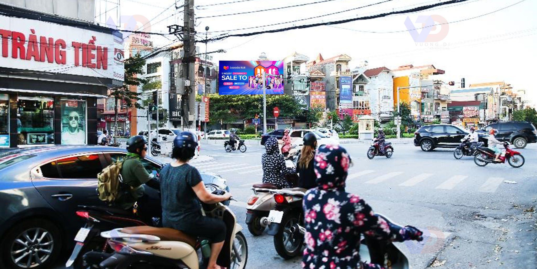 Bảng quảng cáo tại Ngã ba Tam Giác, Ninh Bình