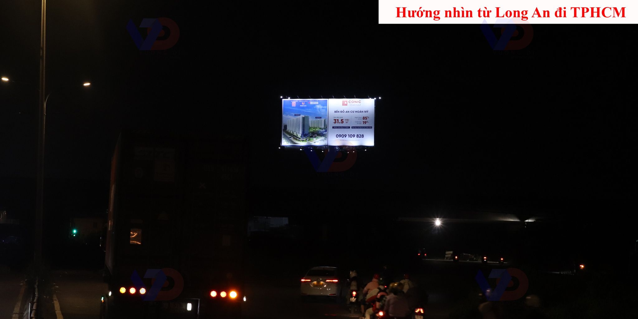 Bảng quảng cáo tại nút giao Quốc Lộ 1A - CT Bến Lức - Long Thành, Bình Chánh, TPHCM