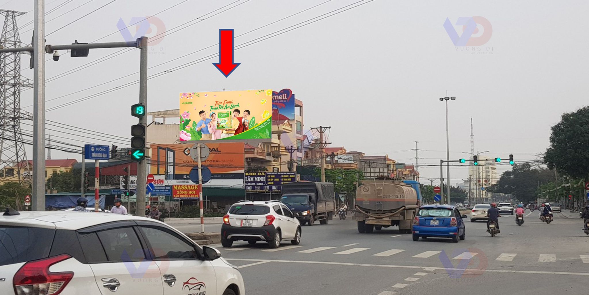 Bảng quảng cáo tại Nút giao Trịnh Tú, Ninh Bình