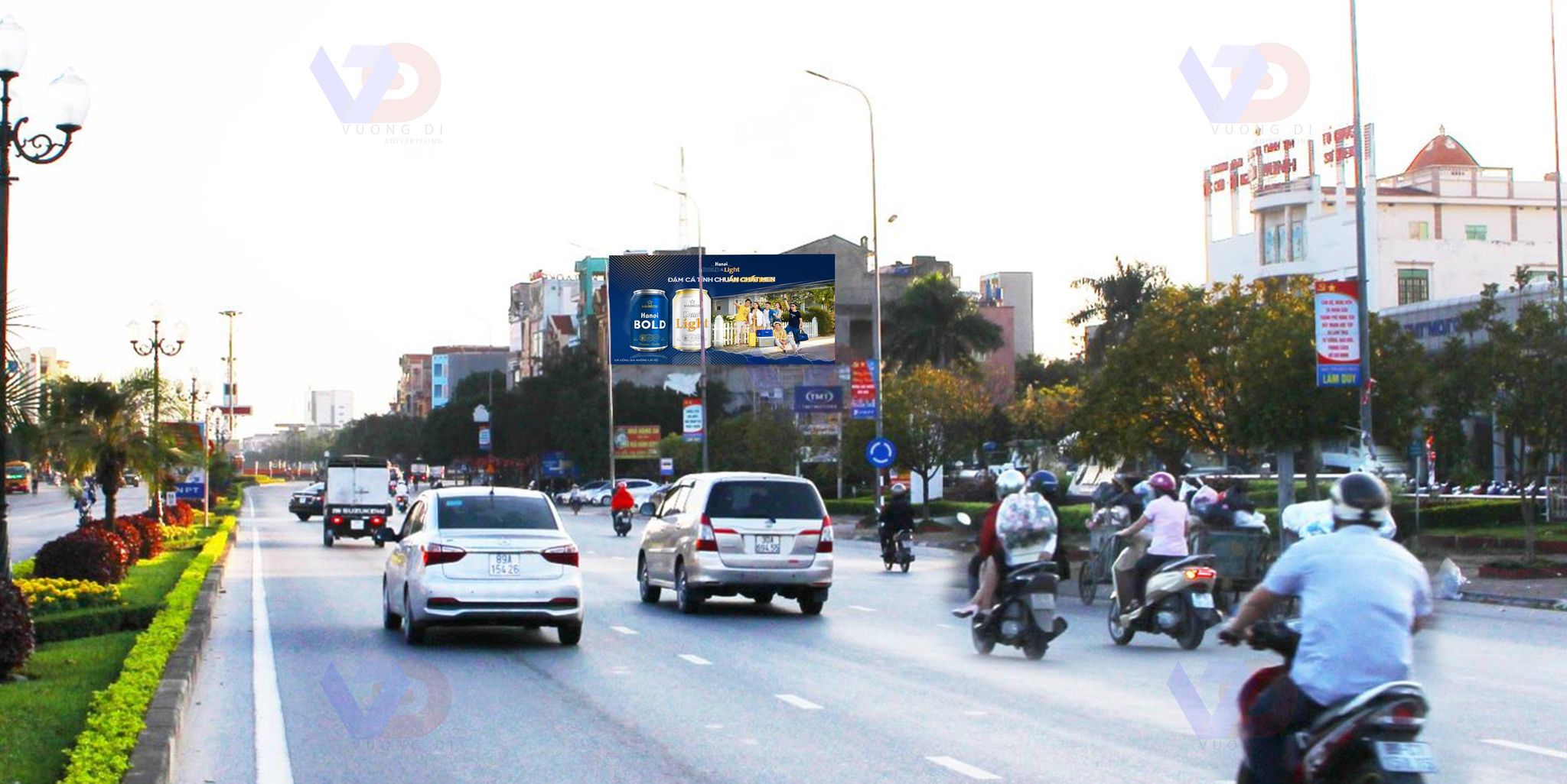 Bảng quảng cáo tại Vòng xoay Cột đồng hồ Chợ Gạo, TP Hưng Yên, Hưng Yên