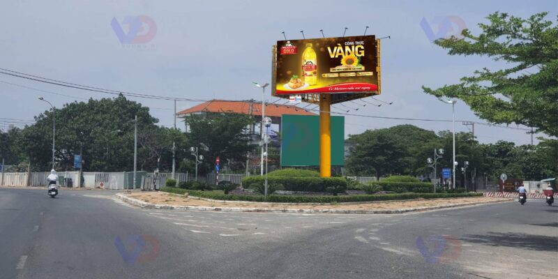 Trụ pano quảng cáo 3 mặt tại Ngã ba Nguyễn Thị Minh Khai Yên Ninh