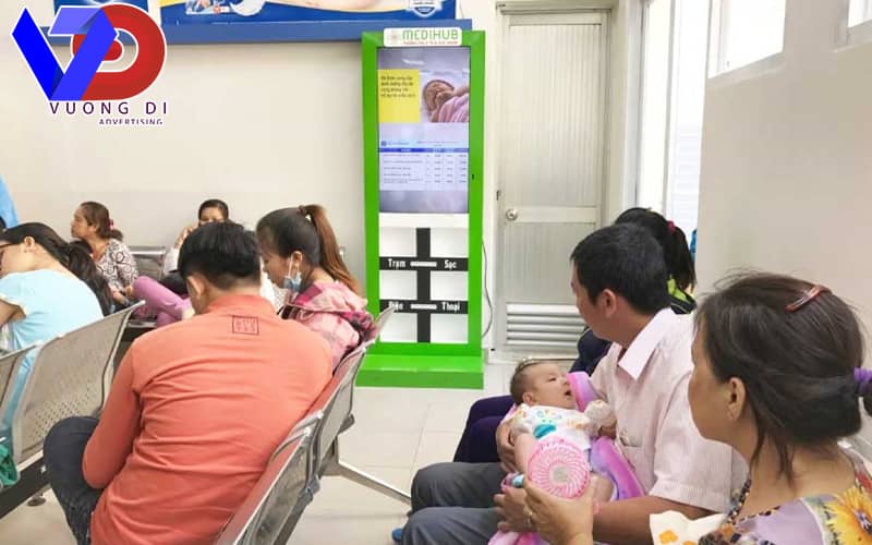 Quảng cáo tại bệnh viện: Chiến dịch truyền thông hiệu quả quang-cao-booth-thong-tin-tai-benh-vien
