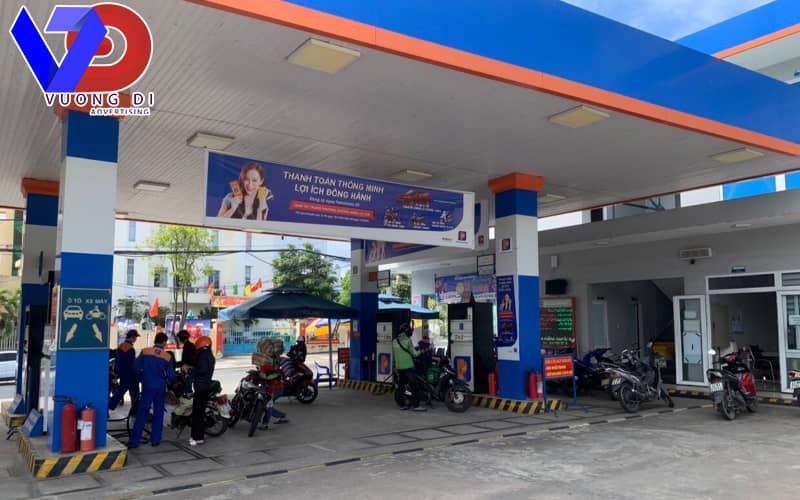 treo-banner-tai-cay-xang