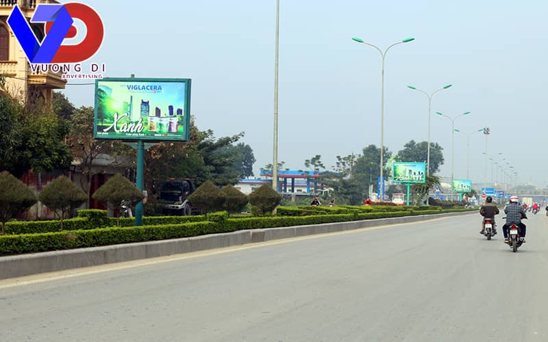 quang-cao-bien-hop-den-ngoai-troi