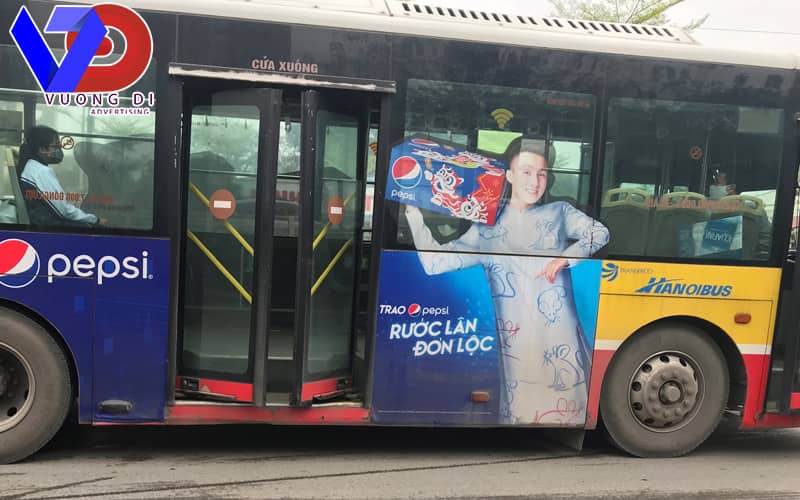 Quảng cáo ngoài trời mùa Tết dễ dàng tiếp cận khách hàng quang-cao-tren-xe-buyt-mua-tet
