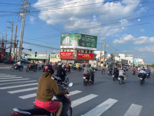 billboard-nga-tu-lo-te (5)