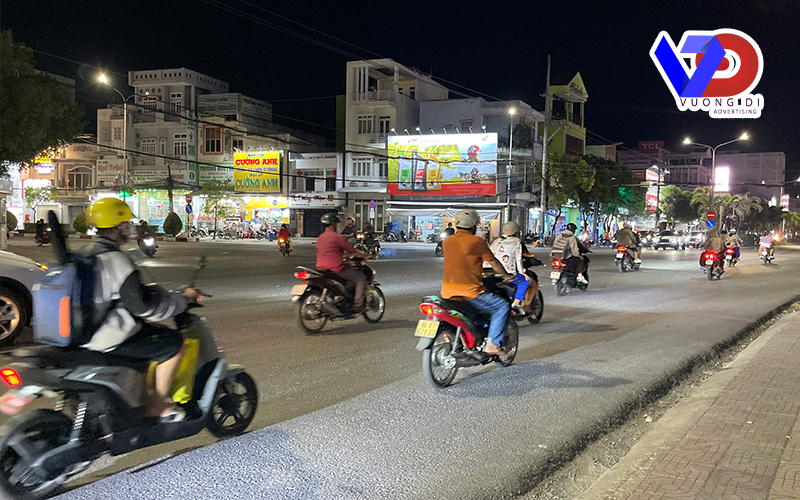 Bảng quảng cáo ngoài trời tại đường Trần Huỳnh bang-quang-cao-ngoai-troi-tai-bac-lieu-hinh-dem