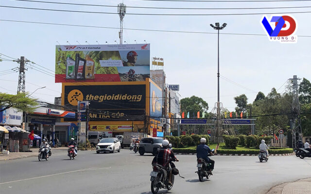 bang-quang-cao-ngoai-troi-tai-vinh-long